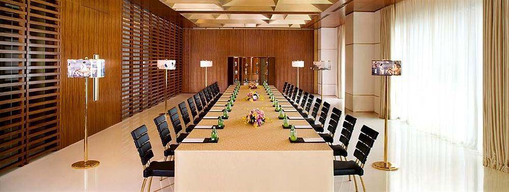 Hotel Pangu 7 Star 5*